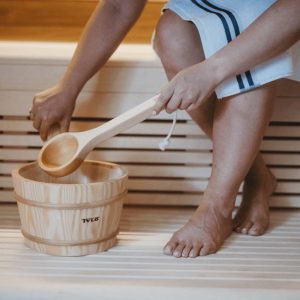 Xô và muôi xông hơi gỗ Tylo